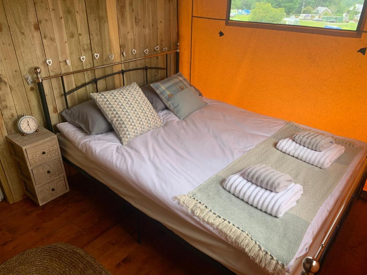 Mountain View Safari Tent With Hot Tub In The Heart Of Snowdonia Dolgellau Bagian luar foto