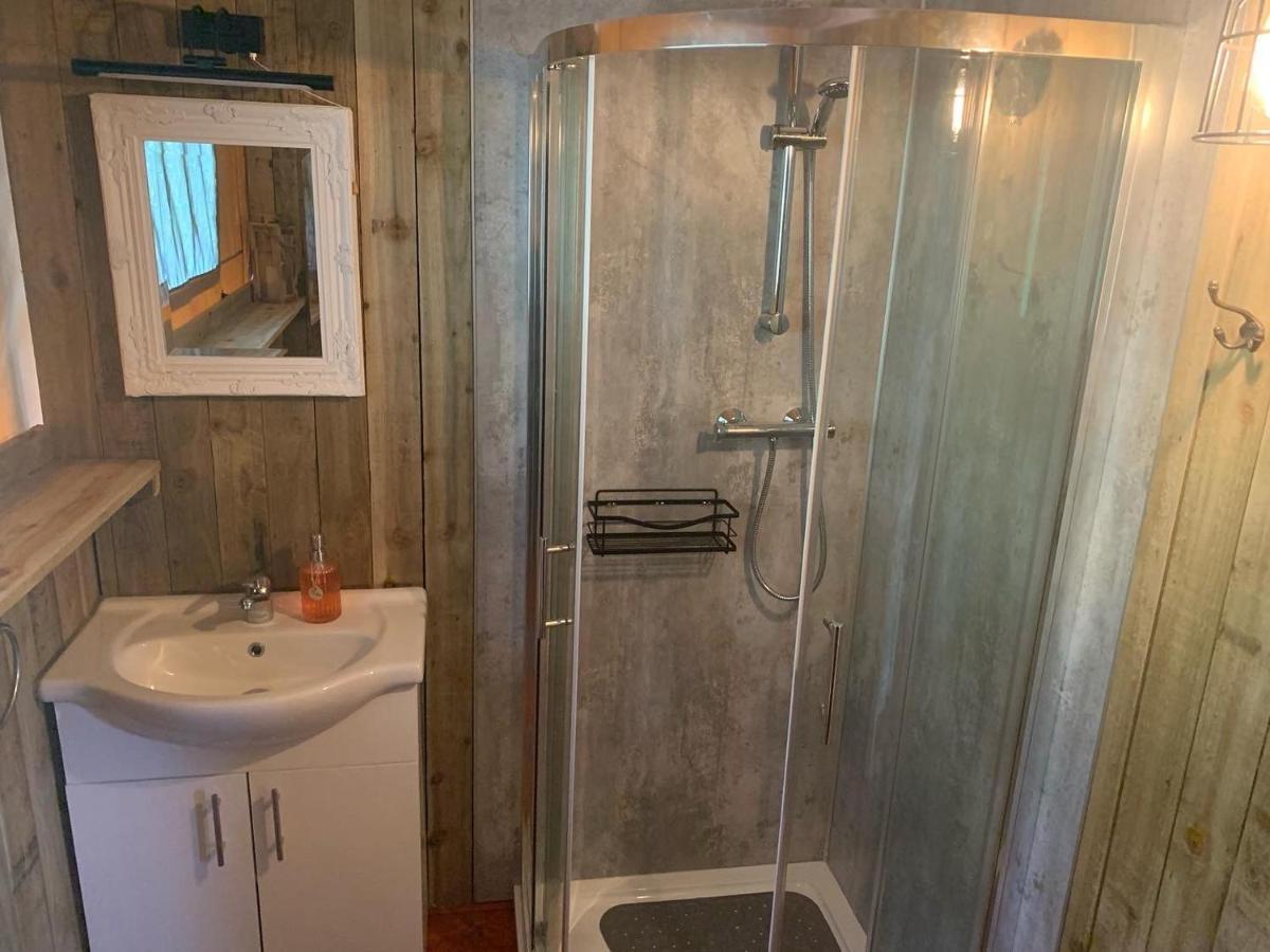 Mountain View Safari Tent With Hot Tub In The Heart Of Snowdonia Dolgellau Bagian luar foto